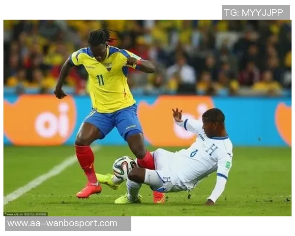 维纳尔杜姆轻松突破防线巧妙破门助球队逆转局势