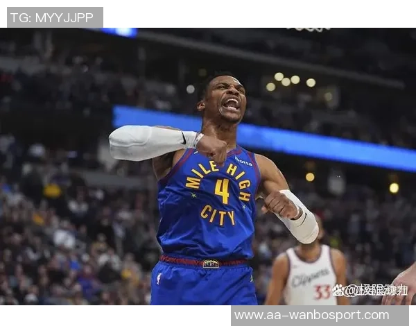 克拉克斯顿高效表现全队依赖他12投8中轻松砍下17分4篮板2助攻 克拉克斯顿高效表现全队依赖他12投8中轻松砍下17分4篮板2助攻