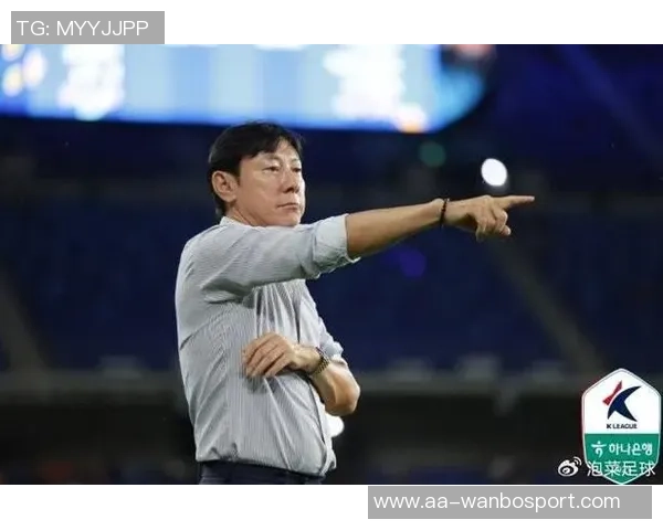 蔚山后卫揭露前主帅申台龙扇耳光事件引发热议球员不听指挥成焦点