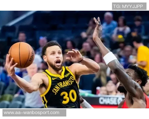 库里警惕对手利用失误增加压力轻松得分机会将不断被施加 库里警惕对手利用失误增加压力轻松得分机会将不断被施加